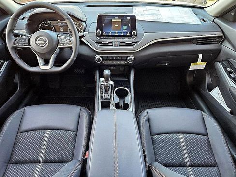 New 2025 Nissan Altima 2.5 SR image 10