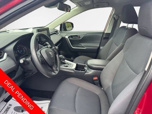 Used 2022 Toyota RAV4 LE AWD/4WD image 10