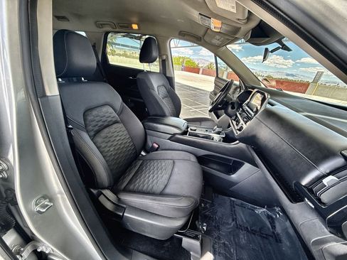 Used 2022 Nissan Pathfinder SV AWD/4WD image 19