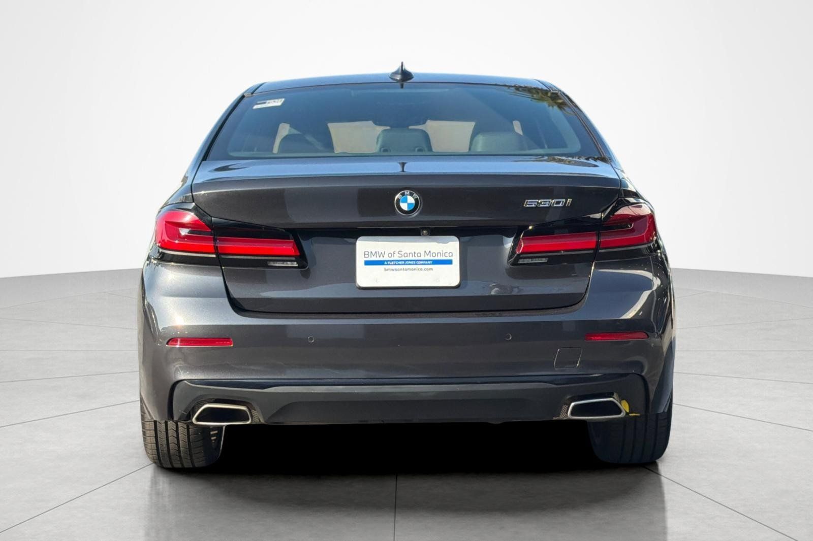 Used 2023 BMW 530i w/ Convenience Package RWD image 4