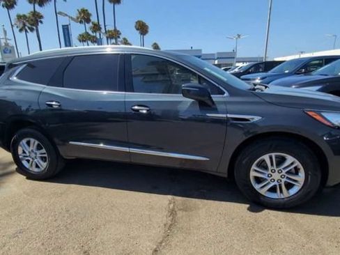 Certified 2019 Buick Enclave Essence FWD image 2