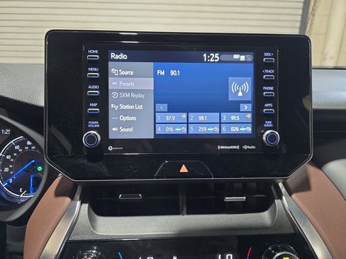 Used 2021 Toyota Venza XLE w/ Softex Package AWD/4WD image 20