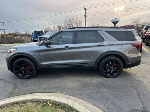Used 2021 Ford Explorer ST w/ Equipment Group 401A image 7