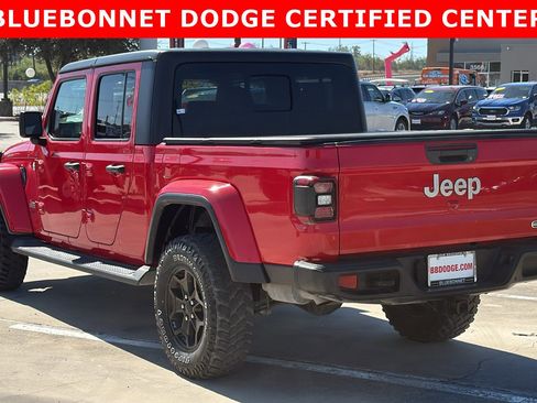 Used 2020 Jeep Gladiator Overland image 3