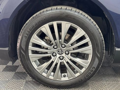 Used 2021 Toyota Venza Limited w/ Advanced Technology Package AWD/4WD image 19
