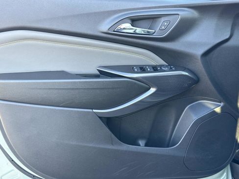 Used 2024 Chevrolet Trax ACTIV w/ Driver Confidence Package image 17