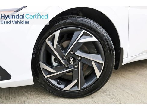 Certified 2025 Hyundai Elantra Sport FWD image 32