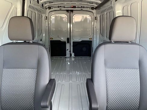 New 2026 Ford Transit 250 148 Medium Roof image 31