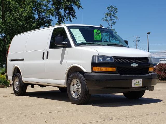 Used 2018 Chevrolet Express 2500 w/ Driver Convenience Package RWD image 8