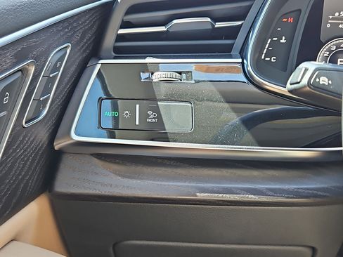 Used 2021 Audi Q8 Prestige w/ Prestige Package image 27