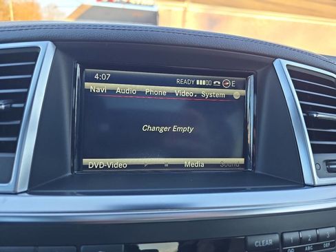 Used 2014 Mercedes-Benz GL 550 4MATIC image 65