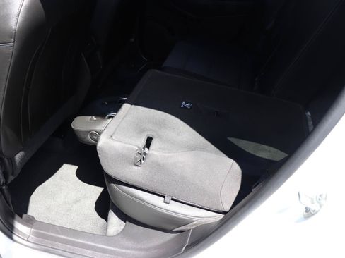 Used 2025 Chevrolet Trax LT FWD image 22