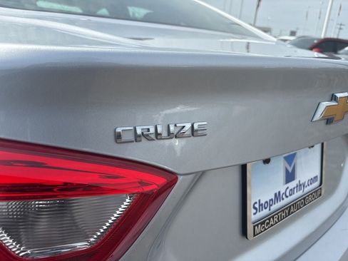 Used 2017 Chevrolet Cruze LT w/ Convenience Package FWD image 15