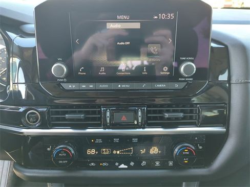 Certified 2023 Nissan Pathfinder SV w/ SV Premium Package image 31