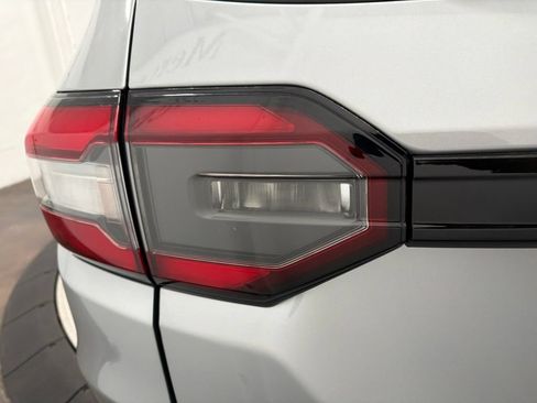 Used 2024 Honda Pilot EX-L image 11