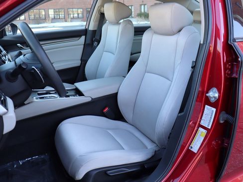 Used 2021 Honda Accord Hybrid image 12