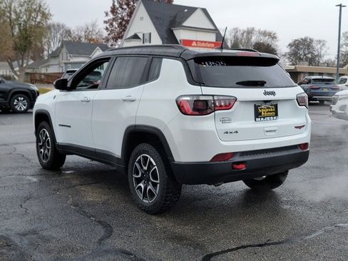 Used 2024 Jeep Compass Trailhawk image 5