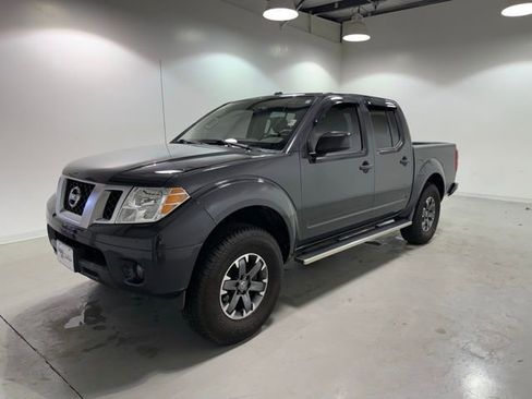 Used 2015 Nissan Frontier Desert Runner image 3