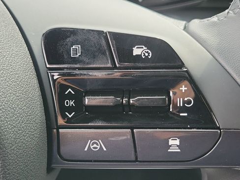 New 2026 Hyundai Elantra SEL Sport Premium FWD image 9