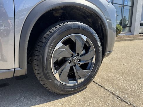 Used 2024 Nissan Rogue SV image 20