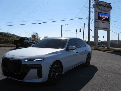 Used 2024 BMW 760i xDrive w/ Premium Package 2 image 1