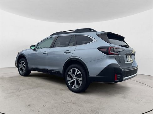 Used 2020 Subaru Outback Limited image 3