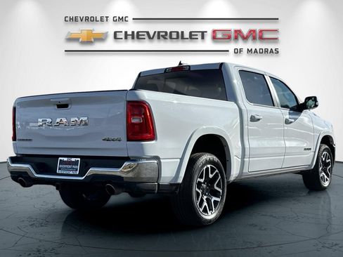 Used 2025 RAM 1500 Laramie AWD/4WD image 3