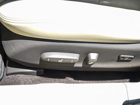 Used 2012 Lexus IS 250 w/ Premium Pkg Value Edition RWD image 22