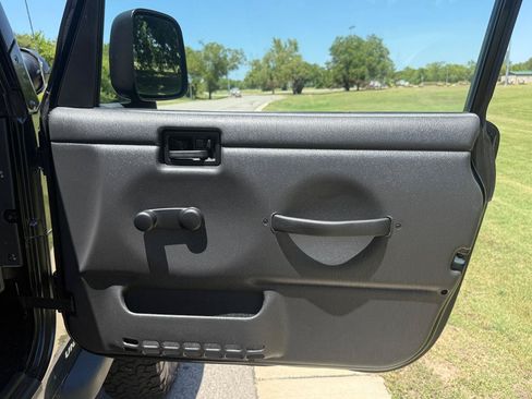 Used 2004 Jeep Wrangler 4WD image 16