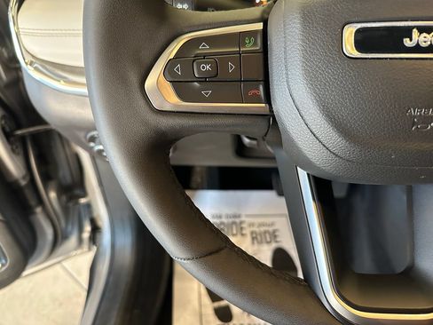 Used 2023 Jeep Compass Limited w/ Sun and Sound Group AWD/4WD image 11