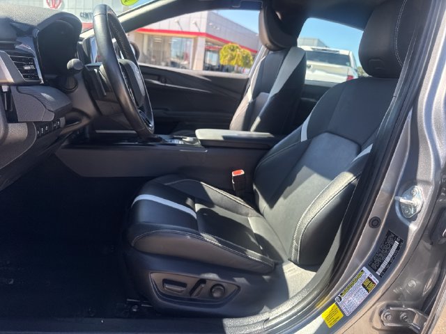Used 2025 Toyota Camry SE FWD image 16