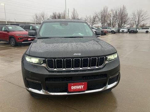 Certified 2023 Jeep Grand Cherokee L Limited AWD/4WD image 2