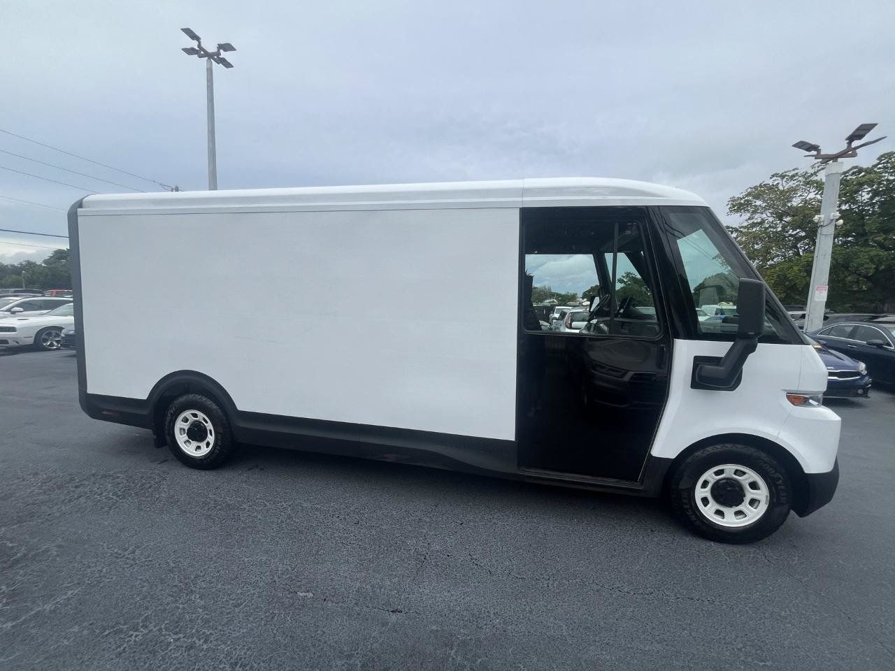 Used 2024 Chevrolet Brightdrop 600 w/ Commercial Equipment Package AWD/4WD image 4