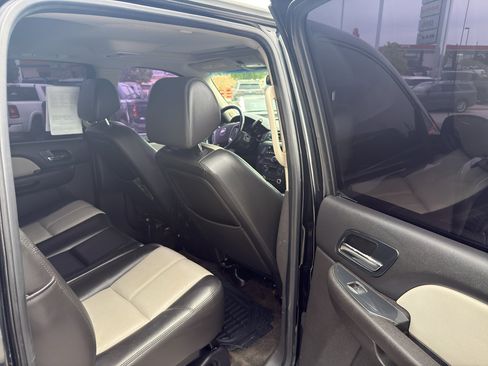 Used 2008 Chevrolet Avalanche LT w/ LT Preferred Equipment Group AWD/4WD image 11