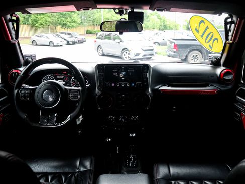 Used 2012 Jeep Wrangler Unlimited Sport AWD/4WD image 28
