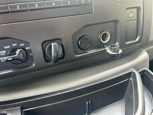 Used 2019 Ford E-350 and Econoline 350 Super Duty w/ Power Windows & Locks Group image 21