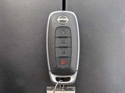 Used 2023 Nissan Rogue SV AWD/4WD image 32