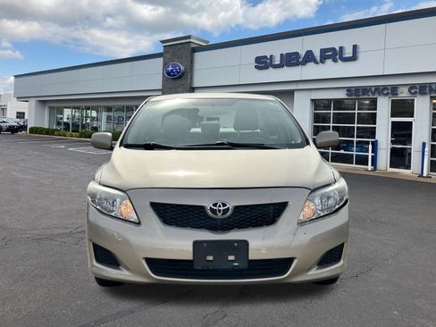 Used 2010 Toyota Corolla LE image 2