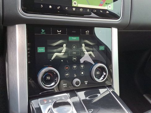 Used 2019 Land Rover Range Rover HSE image 15