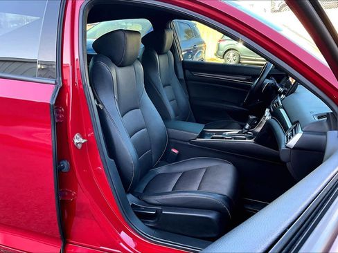 Used 2019 Honda Accord Sport image 9