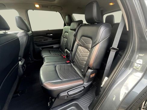 Used 2024 Nissan Pathfinder Platinum w/ Cargo Package image 26