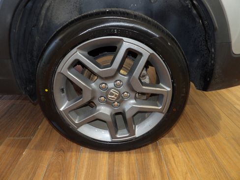 Used 2023 Honda Passport EX-L image 9