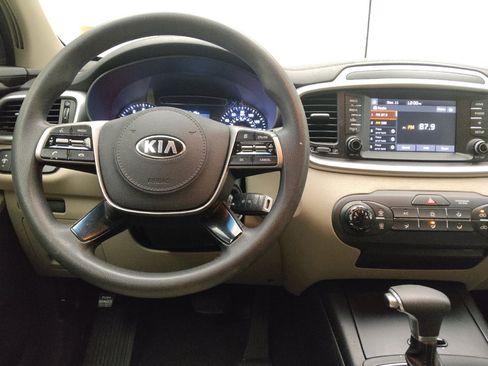 Used 2019 Kia Sorento LX image 22