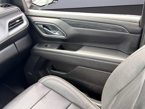 Used 2023 GMC Yukon SLT AWD/4WD image 25