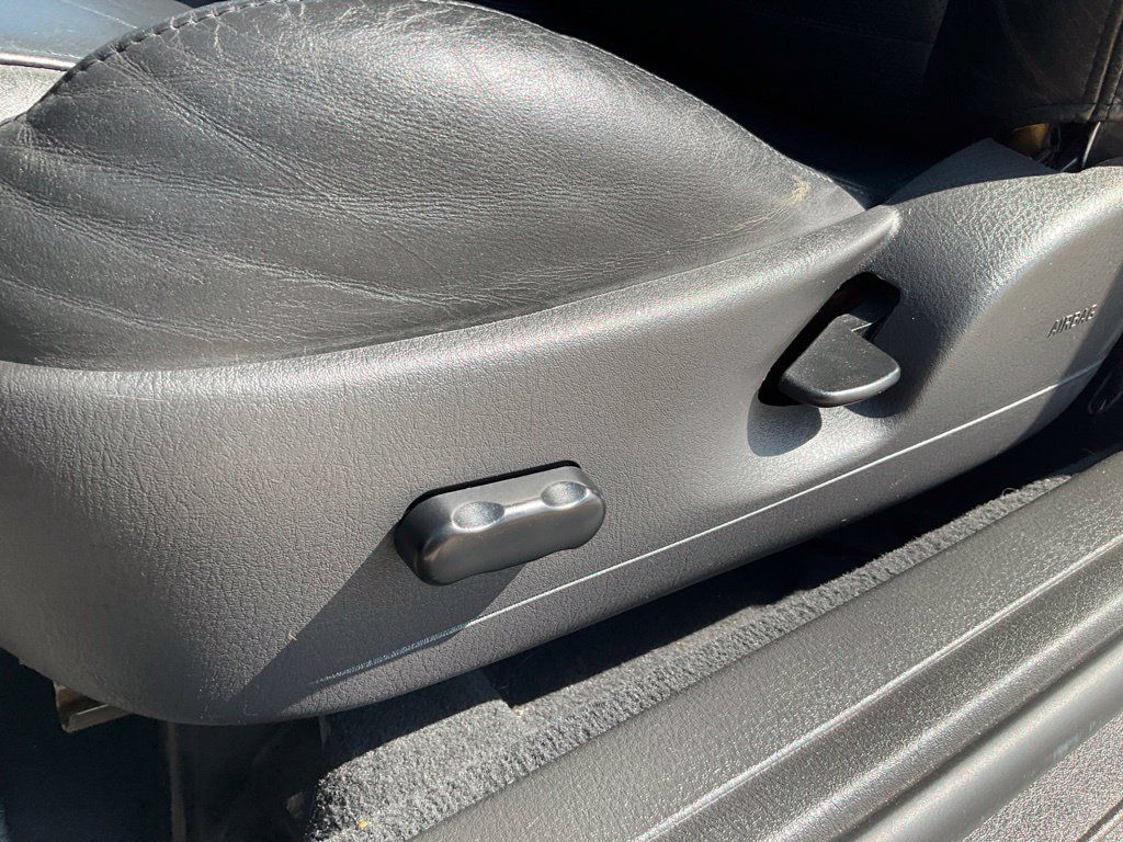 Used 2002 Ford Thunderbird RWD image 7