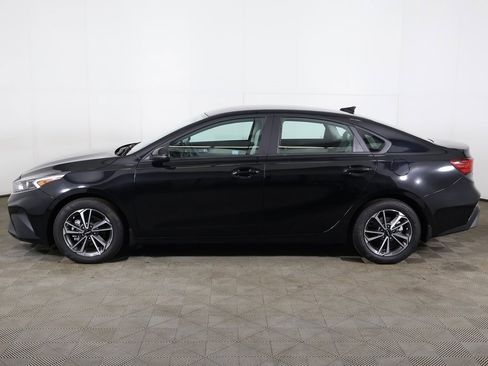 Used 2023 Kia Forte LXS w/ LXS Technology Package image 16