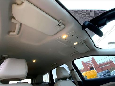 Used 2016 Ford Escape Titanium image 14