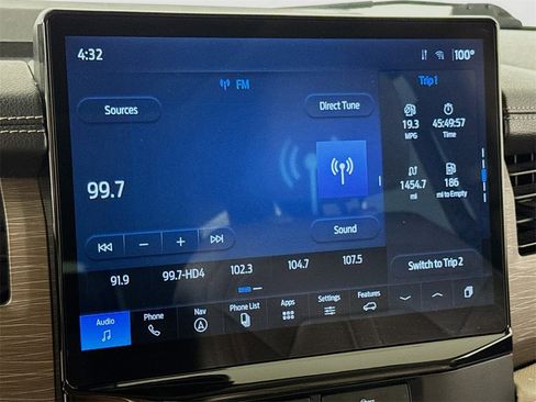 Used 2024 Ford Expedition Limited image 13