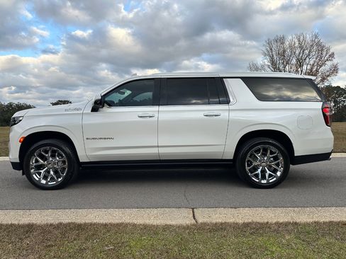Used 2021 Chevrolet Suburban High Country image 8
