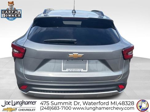 Used 2025 Chevrolet Trax LT w/ Driver Confidence Package FWD image 4